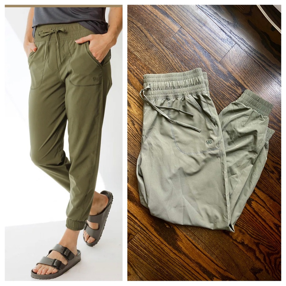Albion Fit Destination Joggers Sage NWOT